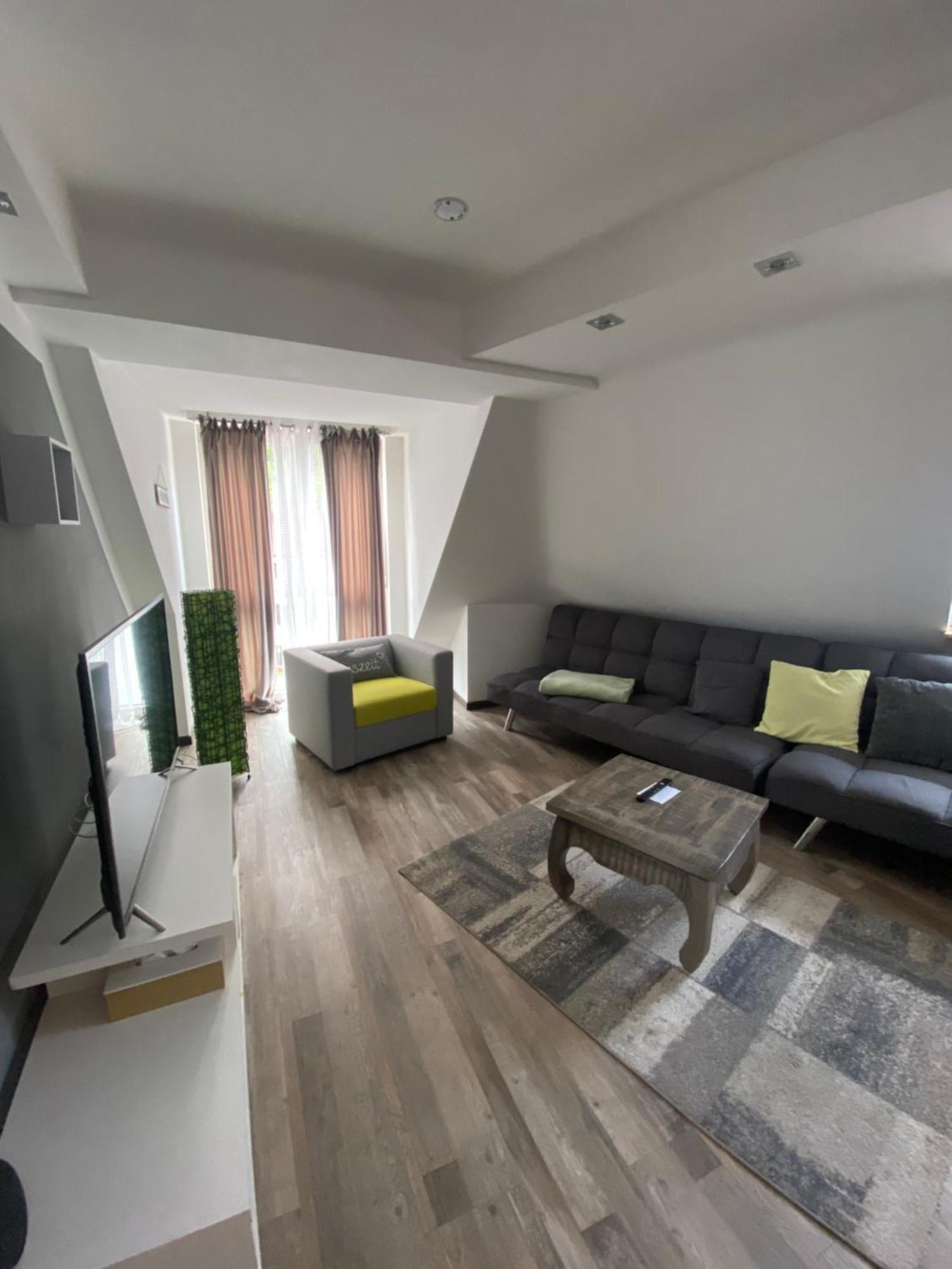 Ferienwohnung Auszeit バート・クロイツナハ エクステリア 写真